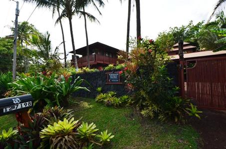 The Bali House & Bali Cottage at Kehena Beach