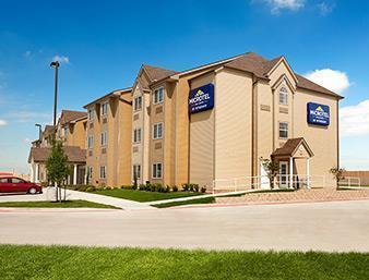 Microtel Inn & Suites by Wyndham Kenedy