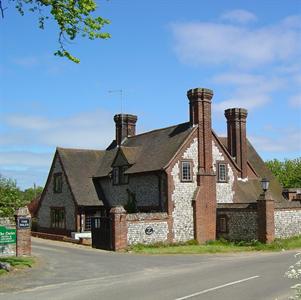 Lodge Cottage Bed & Breakfast