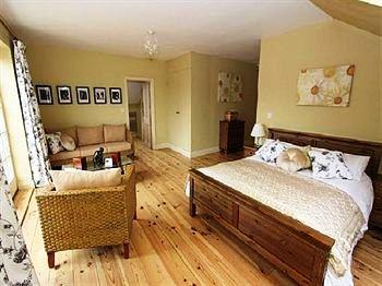 Woolfox Guest House