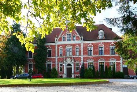 Lezno Palace Palac w Leznie