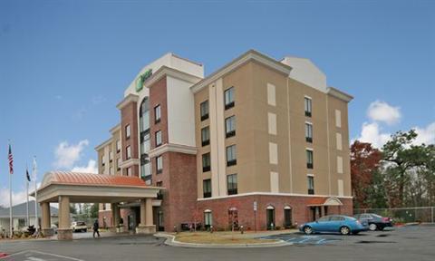 Holiday Inn Express Hotel & Suites Hope Mills