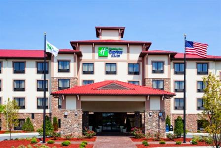 Holiday Inn Express & Suites @ the Vineyards