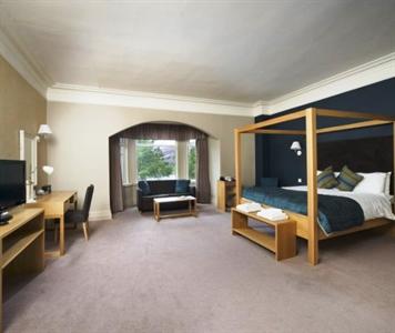 Invercauld Arms Hotel