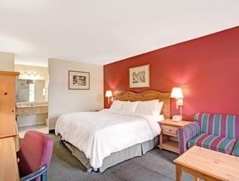 Days Inn & Suites Collierville