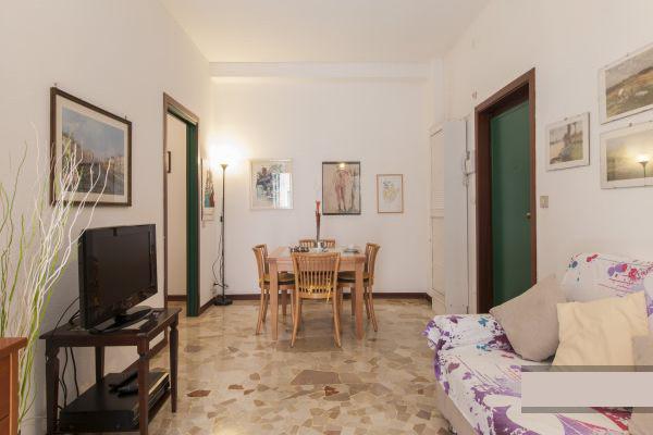 Warm And Quiet Two Bedroom Apartment