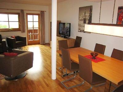 Select Apartment by Kaprun Rentals