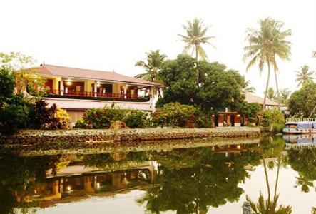 Backwater Breeze Hotel