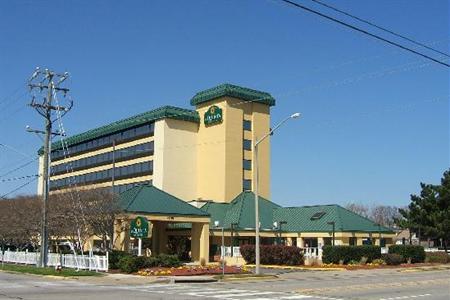 La Quinta Inn & Suites Virginia Beach