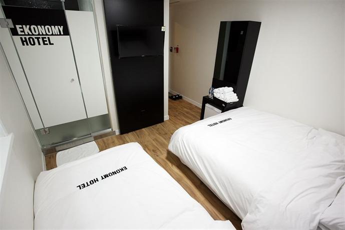 Ekonomy Hotel Myeongdong Central