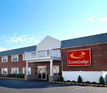 Econo Lodge Inn & Suites Airport Windsor Locks