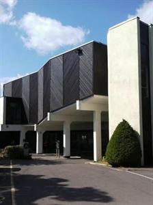 Redwood Hotel & Country Club