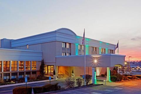 Holiday Inn Harrisburg East Airport Area