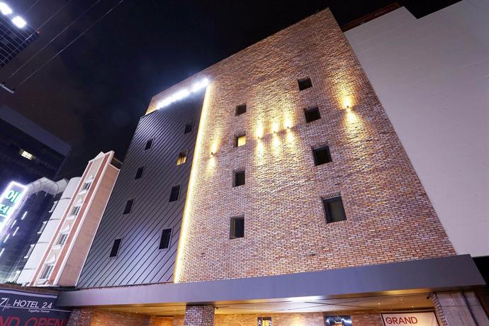 Hotel 2 4
