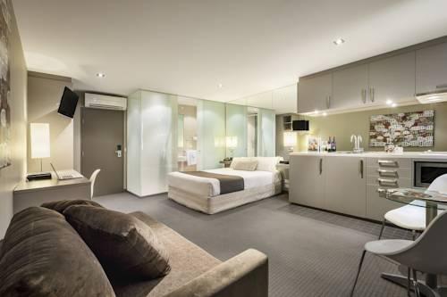 Quality Suites Beaumont Kew