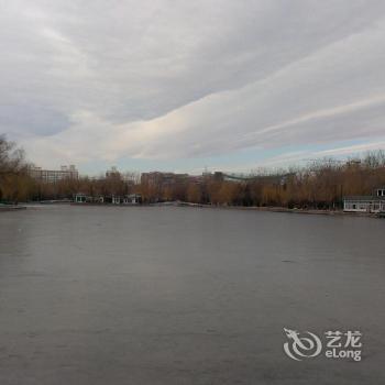 Beifang Langyue Hotel - Beijing Qingnian Lake