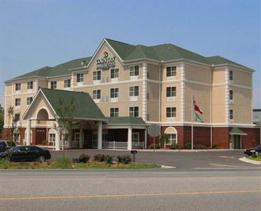 Country Inn & Suites Calhoun