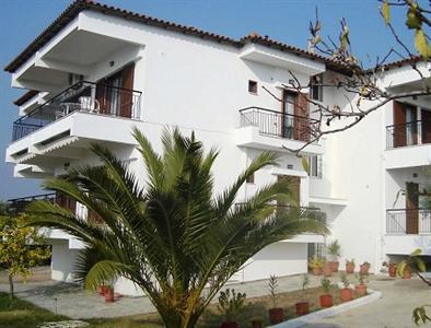 Yianna Studios & Apartments