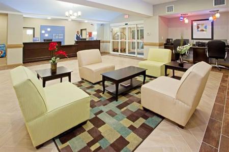 Holiday Inn Express Hotel & Suites Alvarado