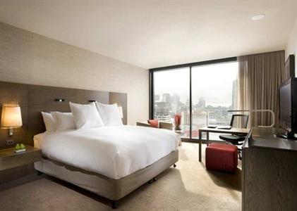 Hilton Melbourne South Wharf