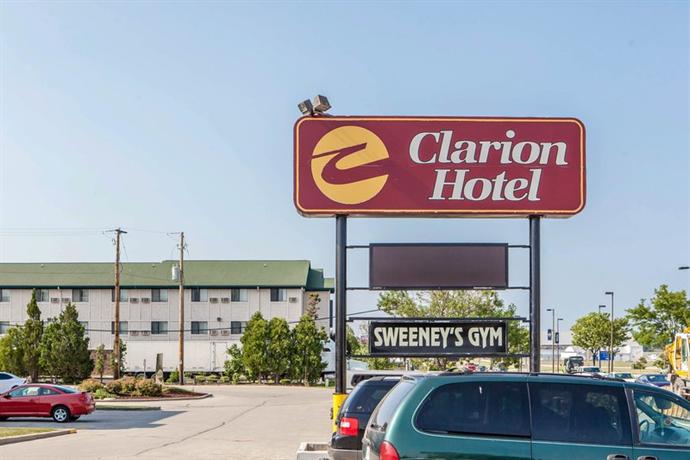 Clarion Hotel & Conference Center Milwaukee Airport