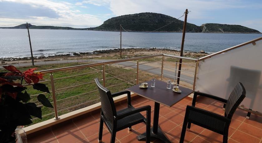 Faros Luxury Suites