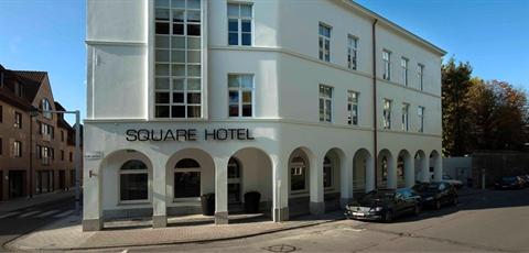 Square Hotel