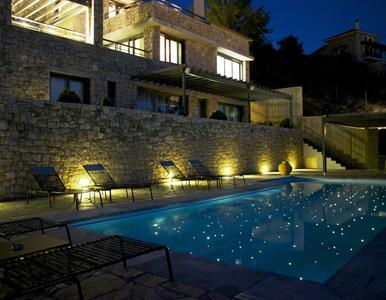 Elafivolia Arachova Suites