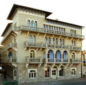 Arbiana Hotel