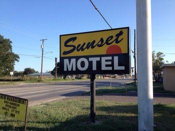 Sunset Motel Alice