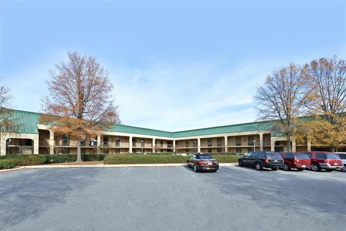 Days Inn Greensboro - Isler Street