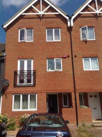 Homestay in Kingsnorth near McArthur Glen Designer Outlet