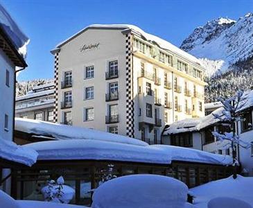 Schweizerhof Ferienwohnungen Lenzerheide 1