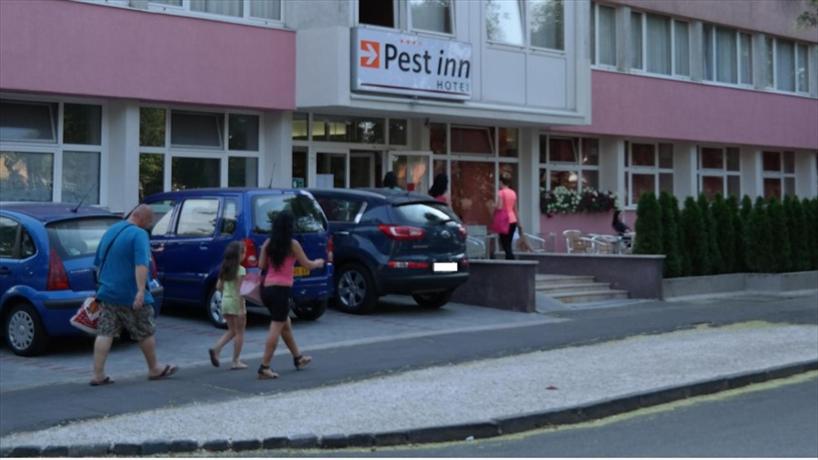 Pest Inn