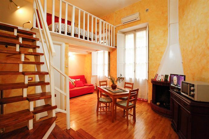 House Iris-Central Rome Luxurious Studio Holiday