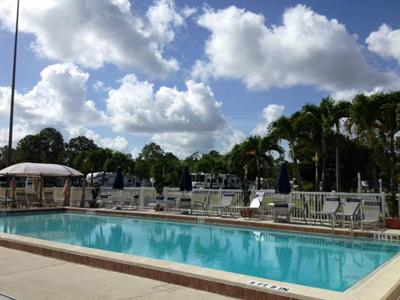 Club Naples RV Resort