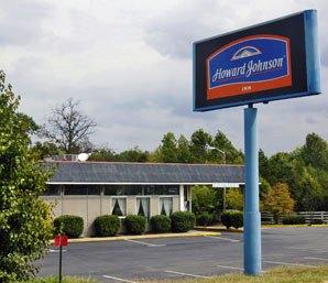 Howard Johnson Inn - Fredericksburg