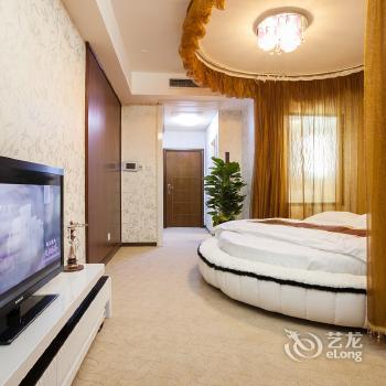 Beijing Shiyu Roundbed-theme Apartment