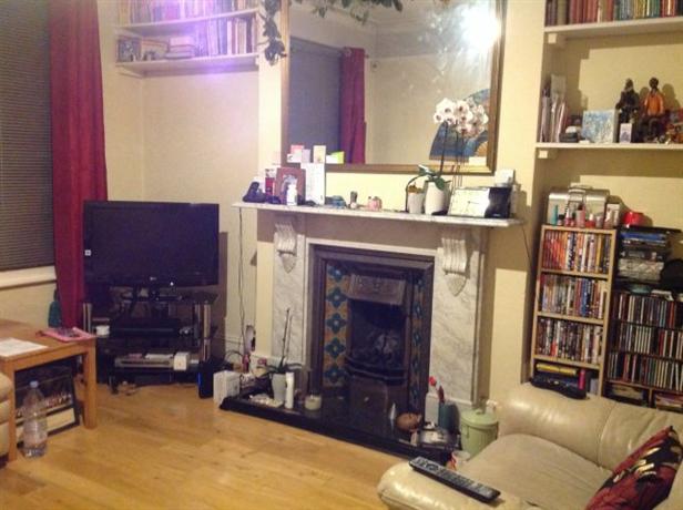 Homestay in Ealing near Drayton Green Railway Station