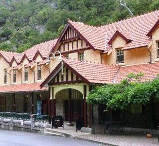 Jenolan Caves House