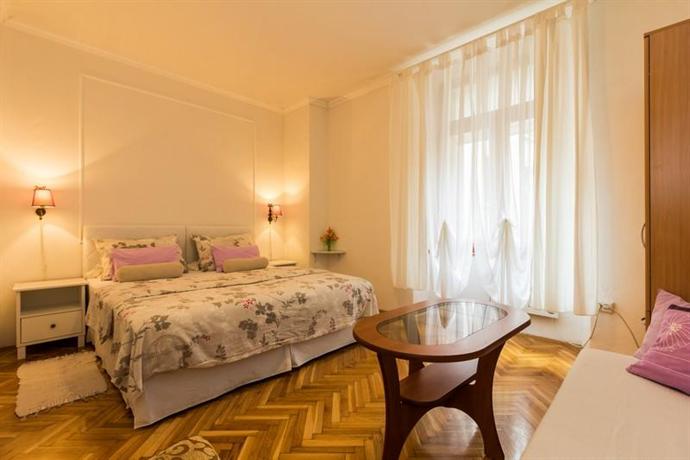 Apartment Arco Romano