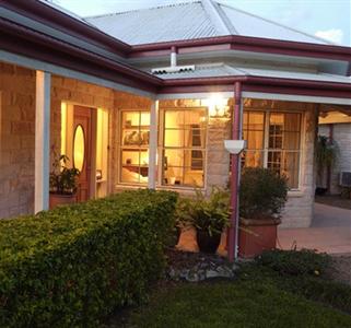 Noosa Valley Manor Luxury Bed and Breakfast Doonan