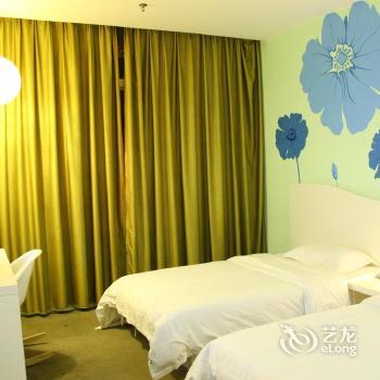 Xiamen For You Theme Hotel