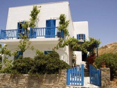 Sakis Rooms And Apartments Naoussa