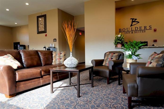 Boulders Inn & Suites Oak Ridge