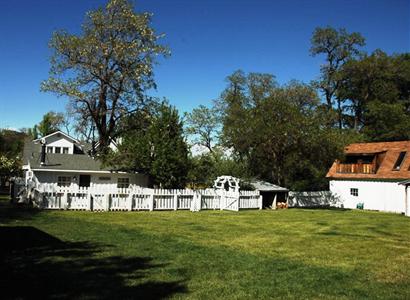 The White House Bed and Breakfast Inn