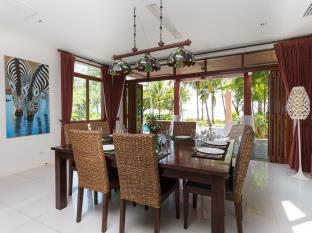 Amatapura Beachfront Villa 12