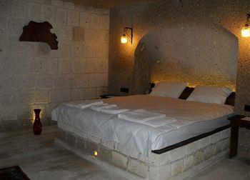 El Puente Cave Hotel