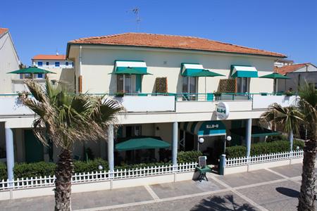 Lampara Hotel