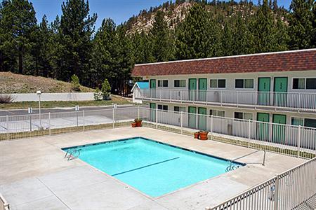 Motel 6 Mammoth Lakes